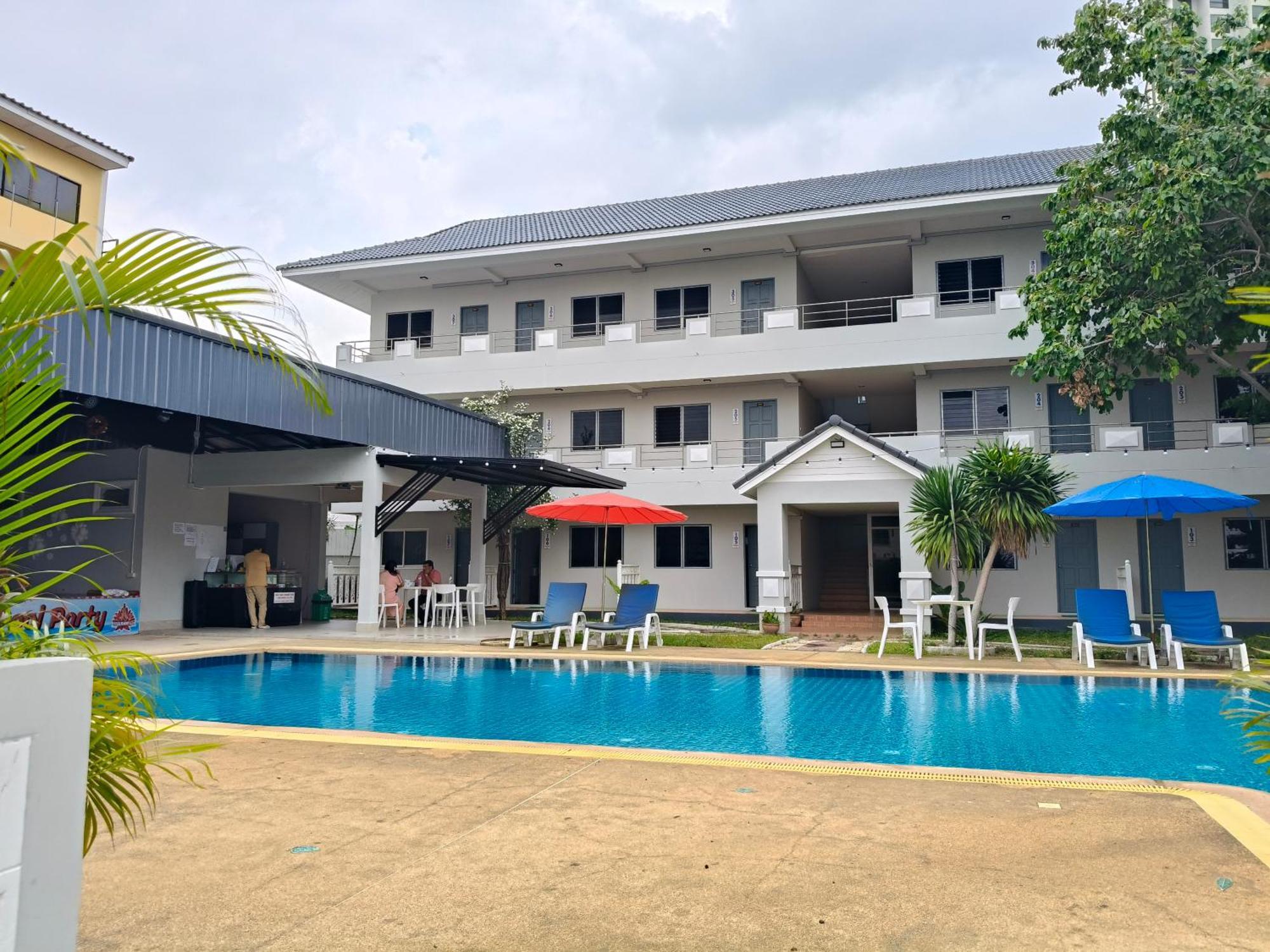 Dj Residency And Pool Party 3* Pattaya